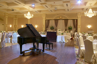 piano at a wedding